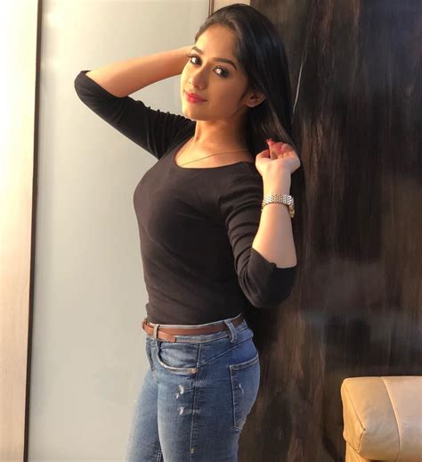 Jannat Zubair – Painful Fucking in HD: Indian Footjob Porn